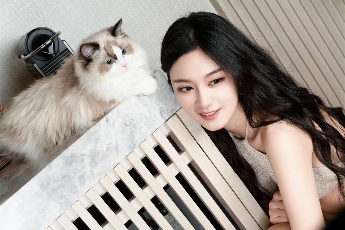 北方持续高温 三亚“清凉一夏”受亲子游欢迎